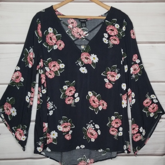 torrid Tops - Torrid Floral Bell Sleeve Blouse Size 00